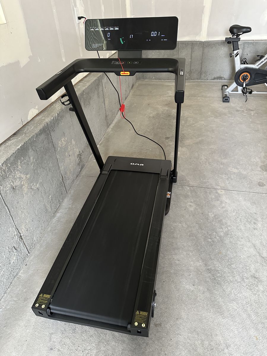 OMA Treadmill - Compact Folding Treadmill with Digital Display