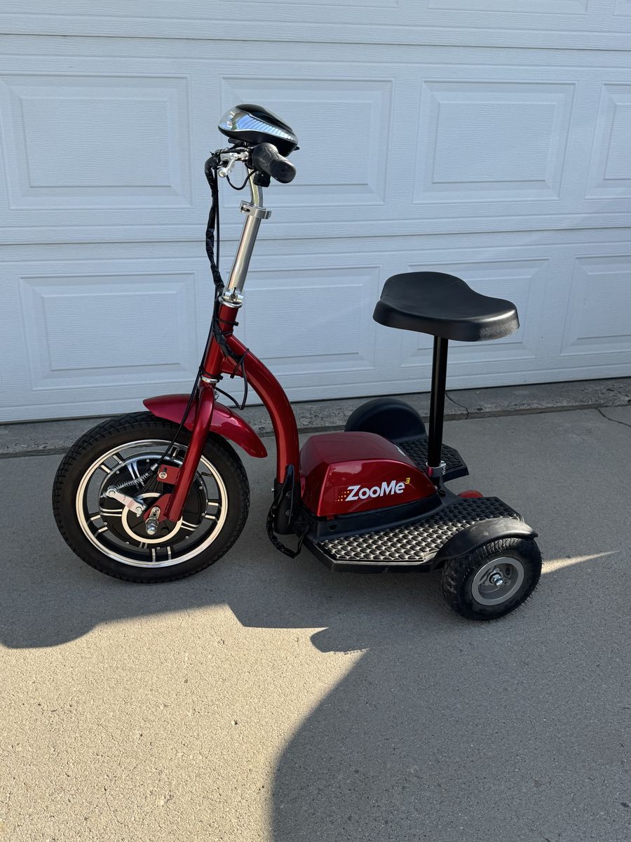 Drive ZooMe 3 Wheeled Scooter — As Is