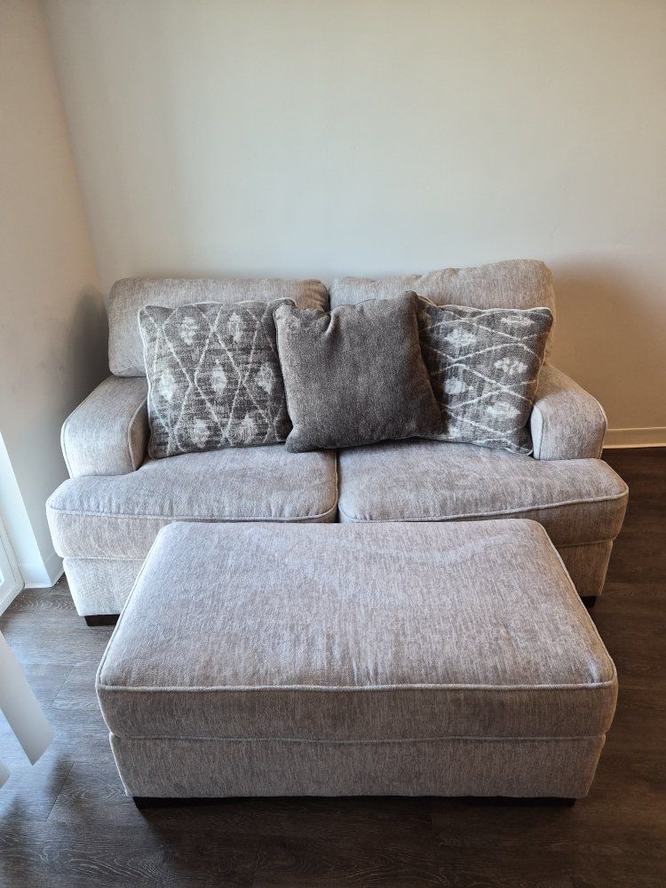 Couch/Loveseat with Matching Ottoman
