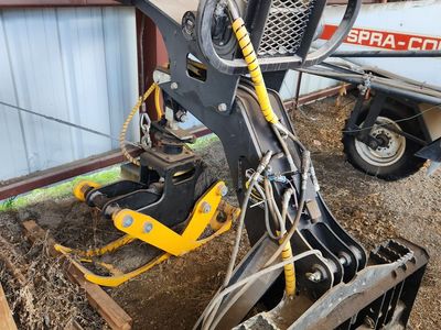 Multi-Purpose Grapple with Winch (60" Versa Grab)