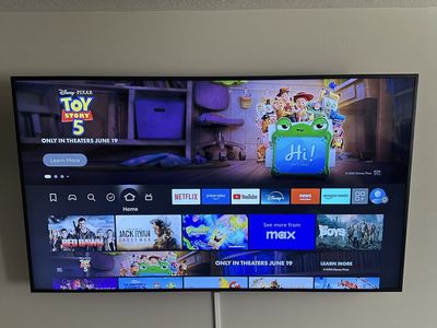 75" Samsung 4k Crystal UHD TV and Hang Onn TV wall mount