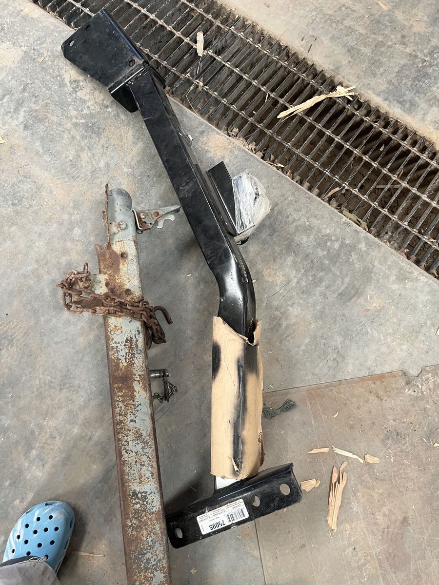 Black trailer hitch receiver, Silver tongue of trailer