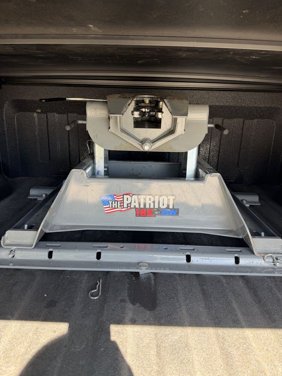 Used B & W 18K hitch and base for Sale, not including the brackets.