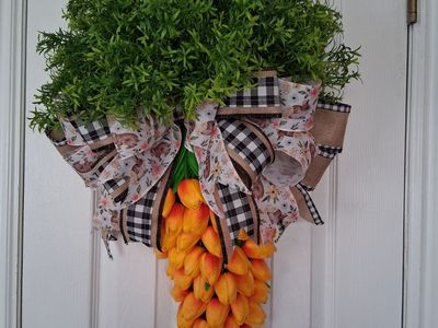 HANDMADE SPRING TULIP CARROT WREATH $85 FLORALS DECOR DESIGN