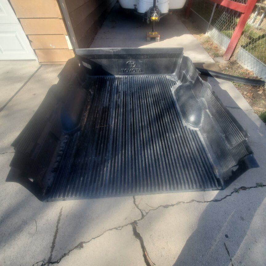 2000-2006 Toyota Tundra Drop In Bedliner