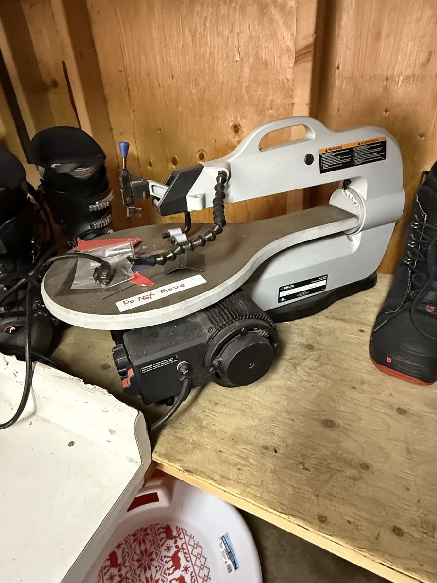 Delta 16" Variable Speed Scroll Saw
