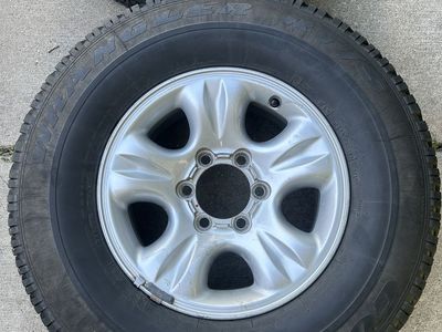 Toyota 4Runner rims and 265/70/16r tires