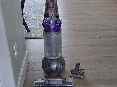 Located in Orem
Ball Animal 2 Upright Vacuum Cleaner - Powerful Suction for Pet Hair & Deep Cleaning