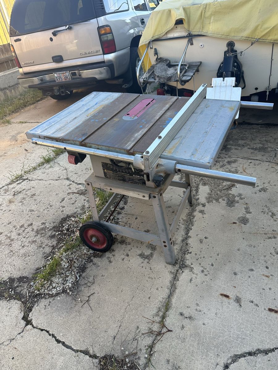Old Delta Table Saw / no motor