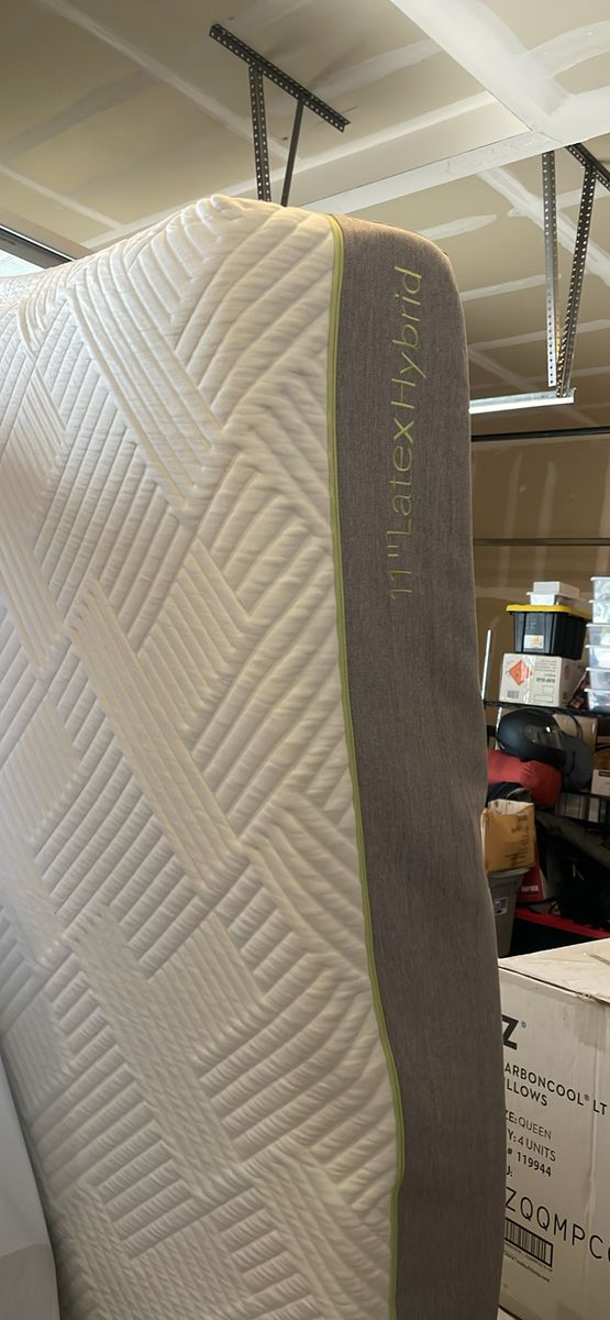 King, 11" Latex Hybrid Mattress and Tufted Headboard Set