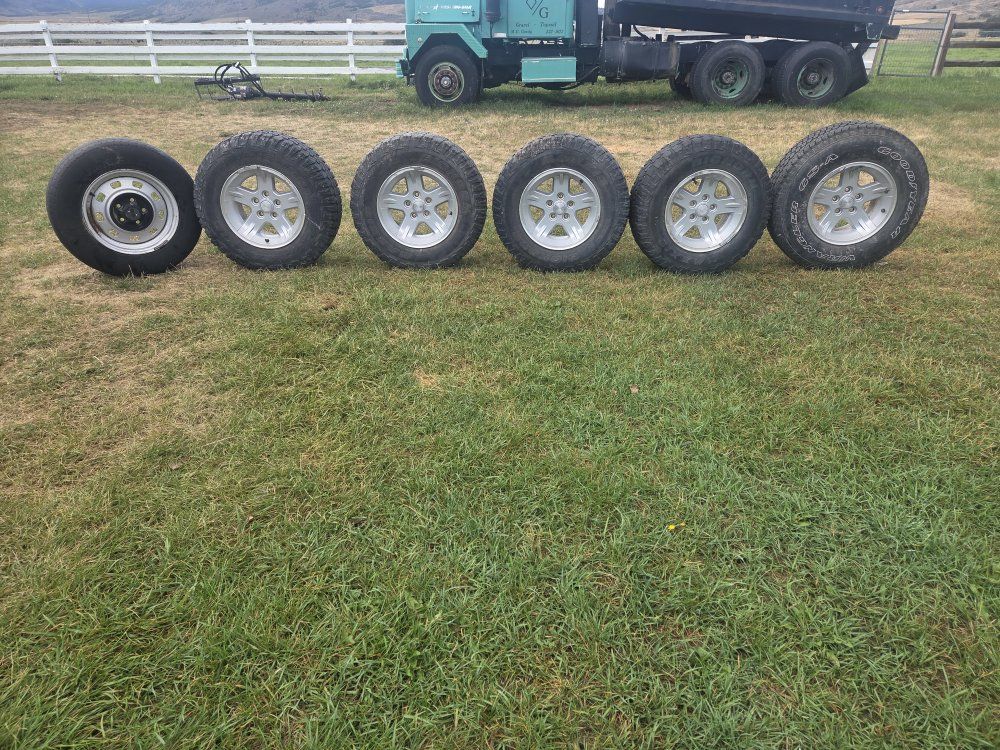 Set of Jeep Wrangler OEM Wheels 