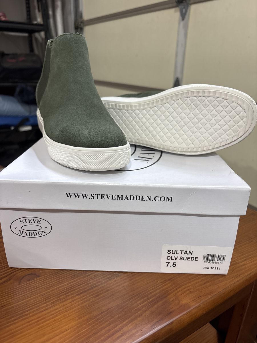Steve Madden SULTAN Olive Suede Wedge Sneakers Women's Size 7.5 Slip-On Ankle Bootie
