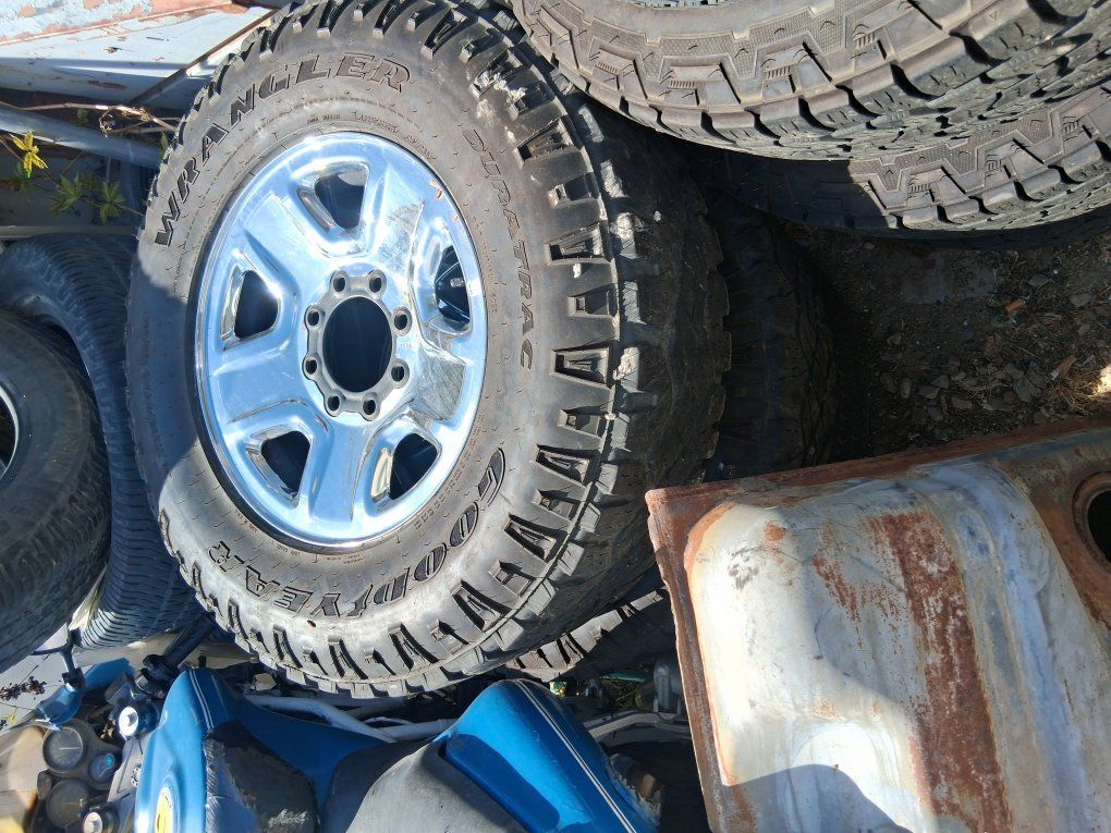 285 / 75 r18 8x6.5 (4)