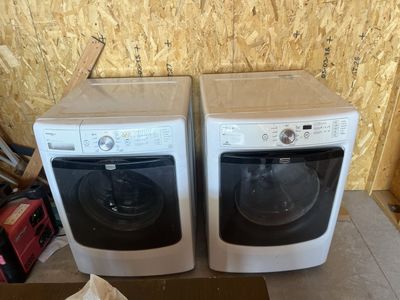 Maxima Whirlpool washer and dryer