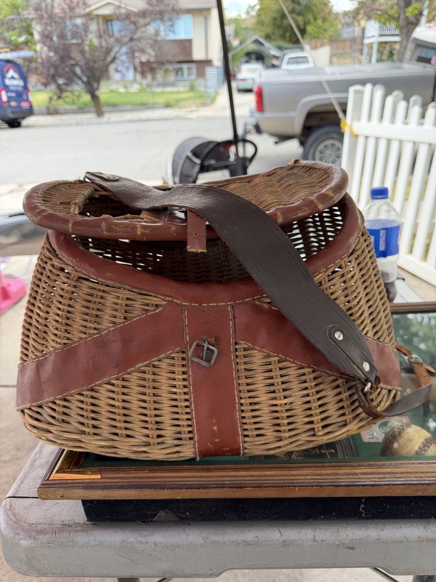 Vintage Wicker Fishing Creel Basket with Leather Strap