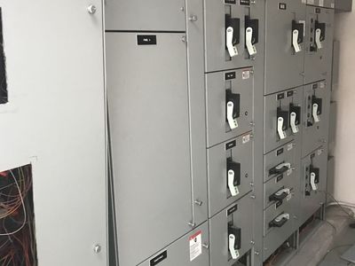 Siemens Tia-Star Motor Control Center 600V, 600A Buss, Size 1 & 3 Starters, 120V Control