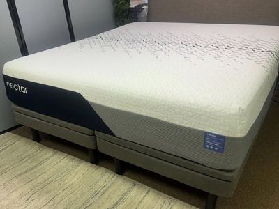 Nectar Luxe King- Memory Foam Mattress, like new