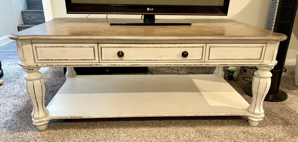 Coffee/Cocktail Table