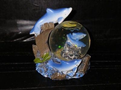 Ocean-Themed Dolphin & Shark Snow Globe - Blue & Brown Aquatic Decor