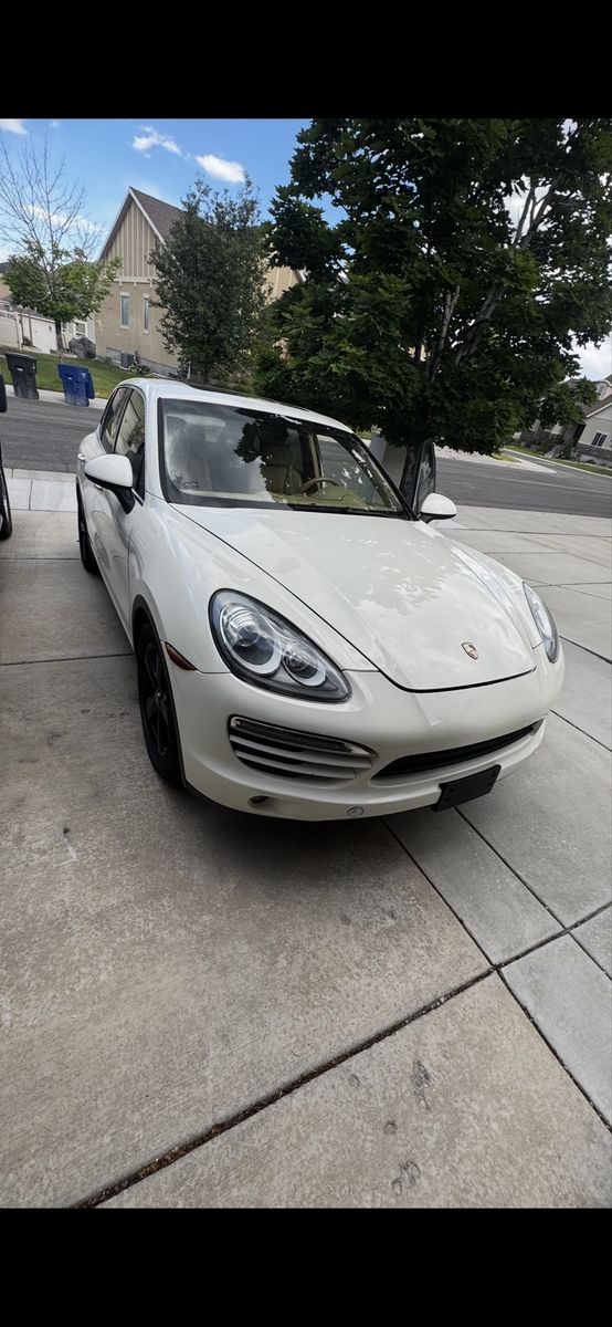 2011 Porsche Cayenne Base