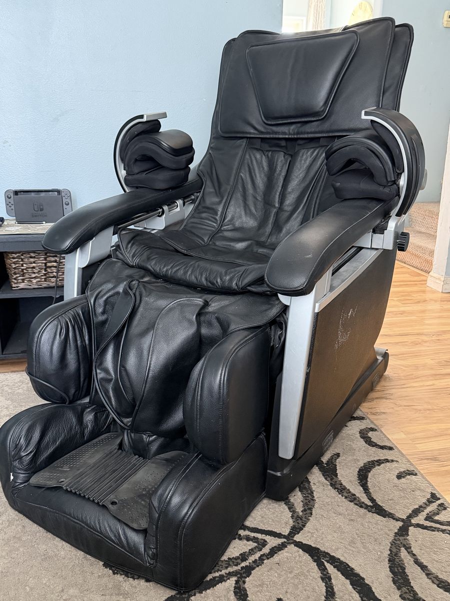 Inada Family H.E.M.S. Massage Chair Black Leather Full Body Shiatsu Recliner