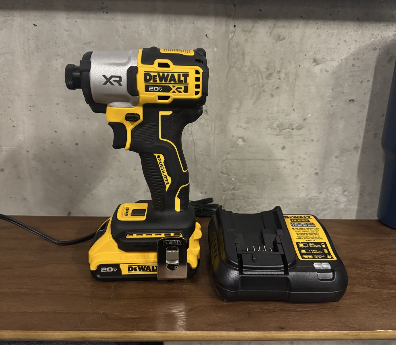 DeWalt XR DCF845 20V MAX Brushless Cordless 1/4" Impact Driver Kit with 2Ah Battery & Charger
