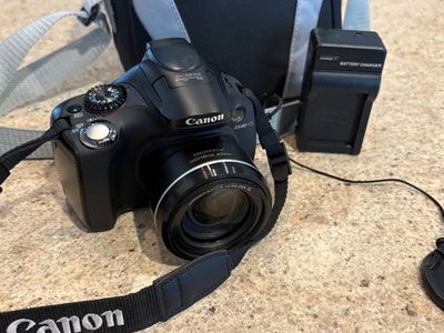 Canon PowerShot SX40 HS Digital Camera - Image Stabilizer, Ultrasonic Lens, Charger & Bag