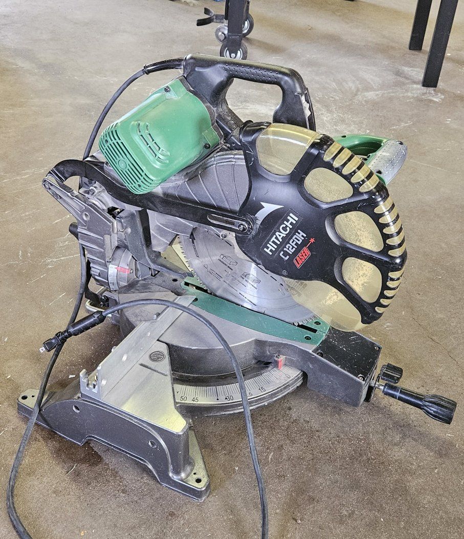 Hitachi C12FDH 12" Compound Miter Saw