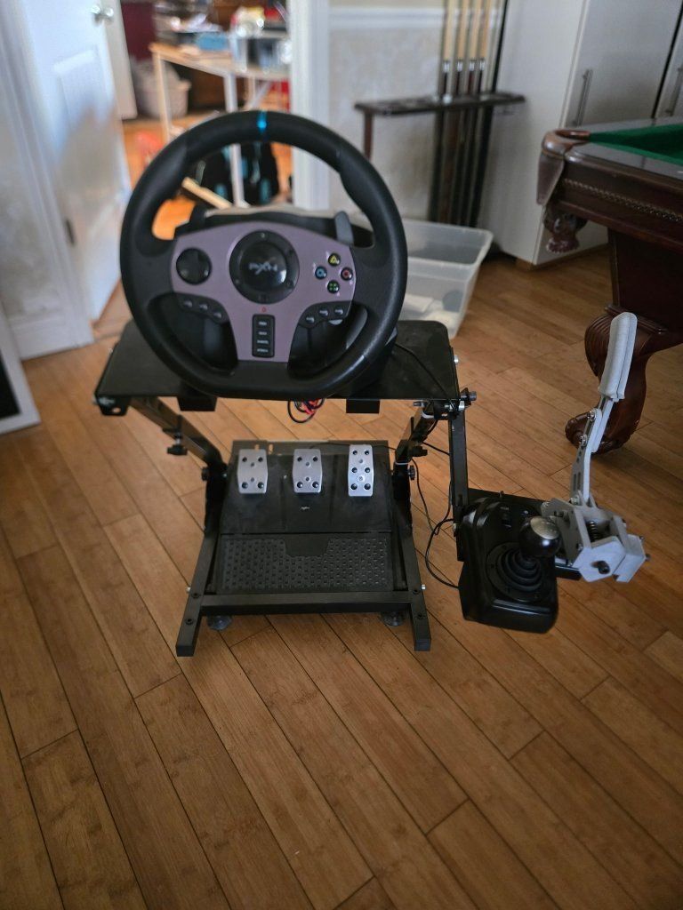 PXN Racing wheel and stand