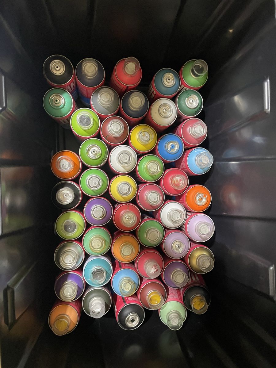 48 Artist Spray Cans & Caps