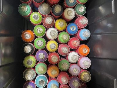 48 Artist Spray Cans & Caps