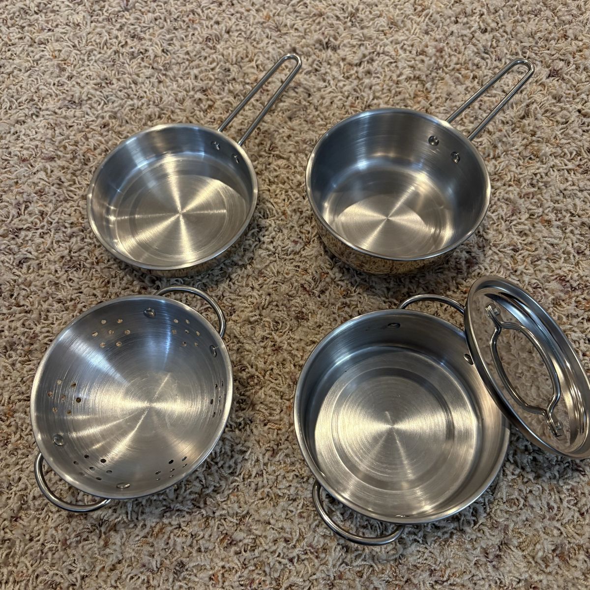 Melissa and Doug Pans