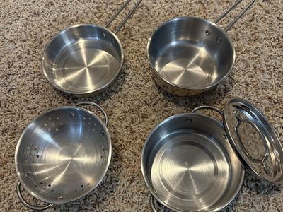 Melissa and Doug Pans