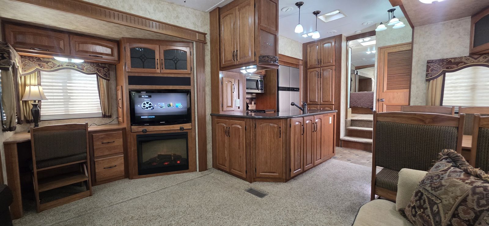 2011 Keystone Montana 37' 4 Slides • 4 Season • One Owner