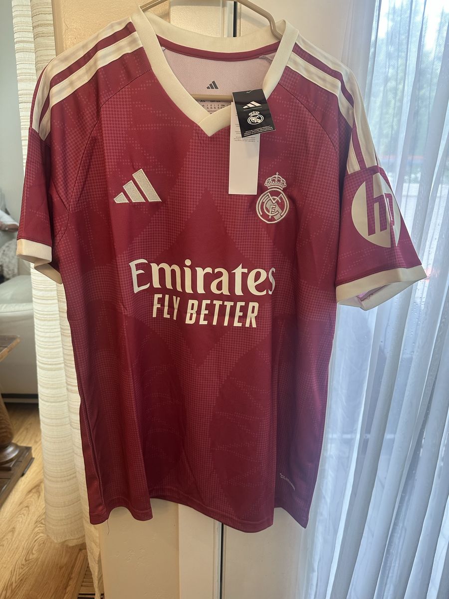 Real Madrid 2026/27 Third Pink Mbappé #10 Men's Football Jersey - Maroon/White size Large 