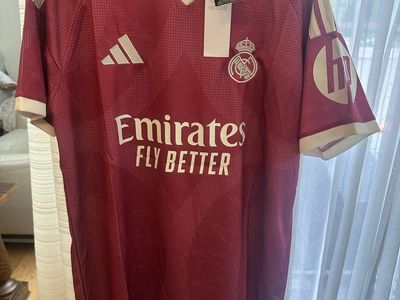 Real Madrid 2026/27 Third Pink Mbappé #10 Men's Football Jersey - Maroon/White size Large