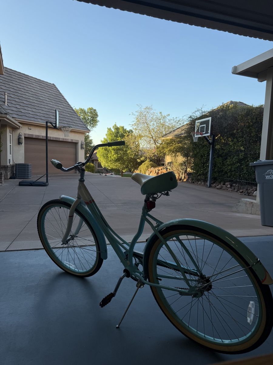 26” Huffy Nel Lusso Women’s Cruiser Bike – Mint Green – $75 OBO