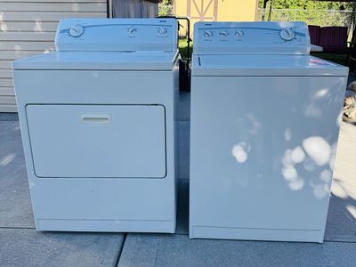 Kenmore (WHIRLPOOL) Washer & Electric Dryer – Matching Set