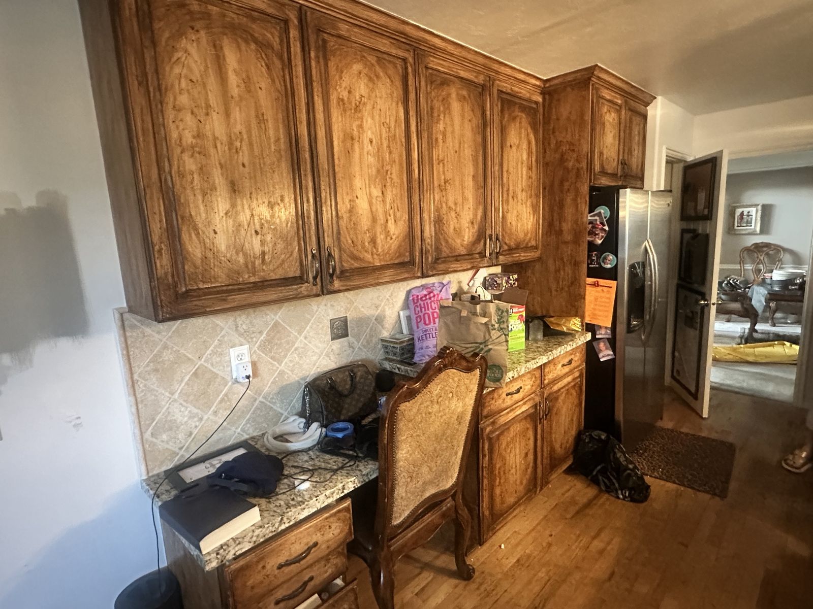 Kitchen Cabinets & Drawers