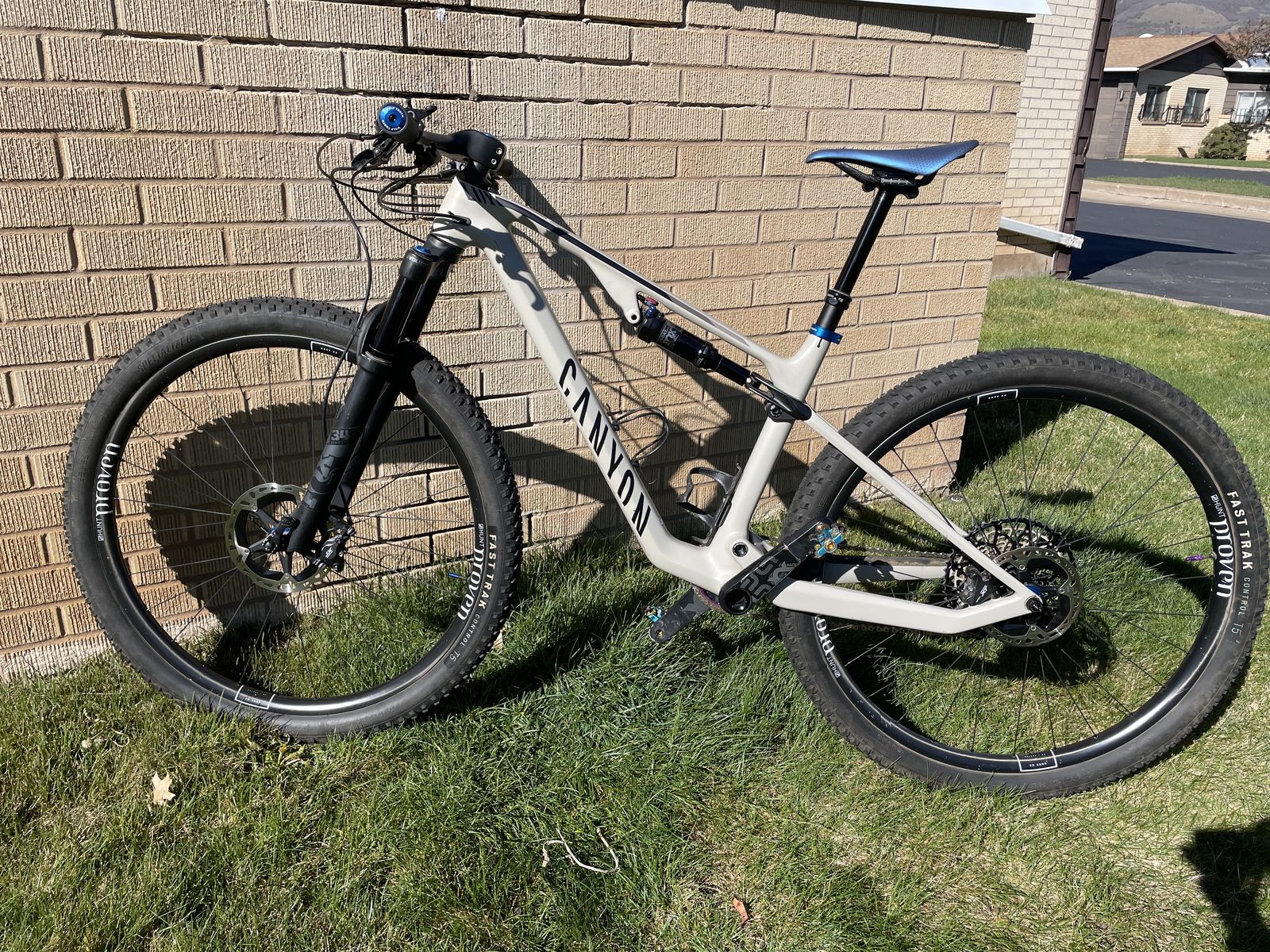 Canyon Lux World Cup (small)