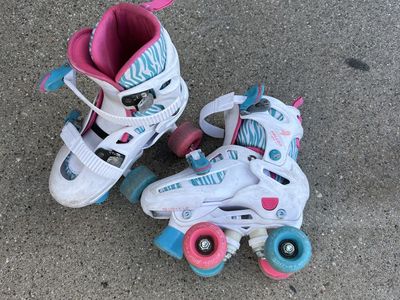 Roller Skates / Blades