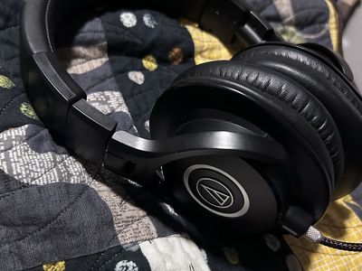 Audio Technica ATH-M40x headphones