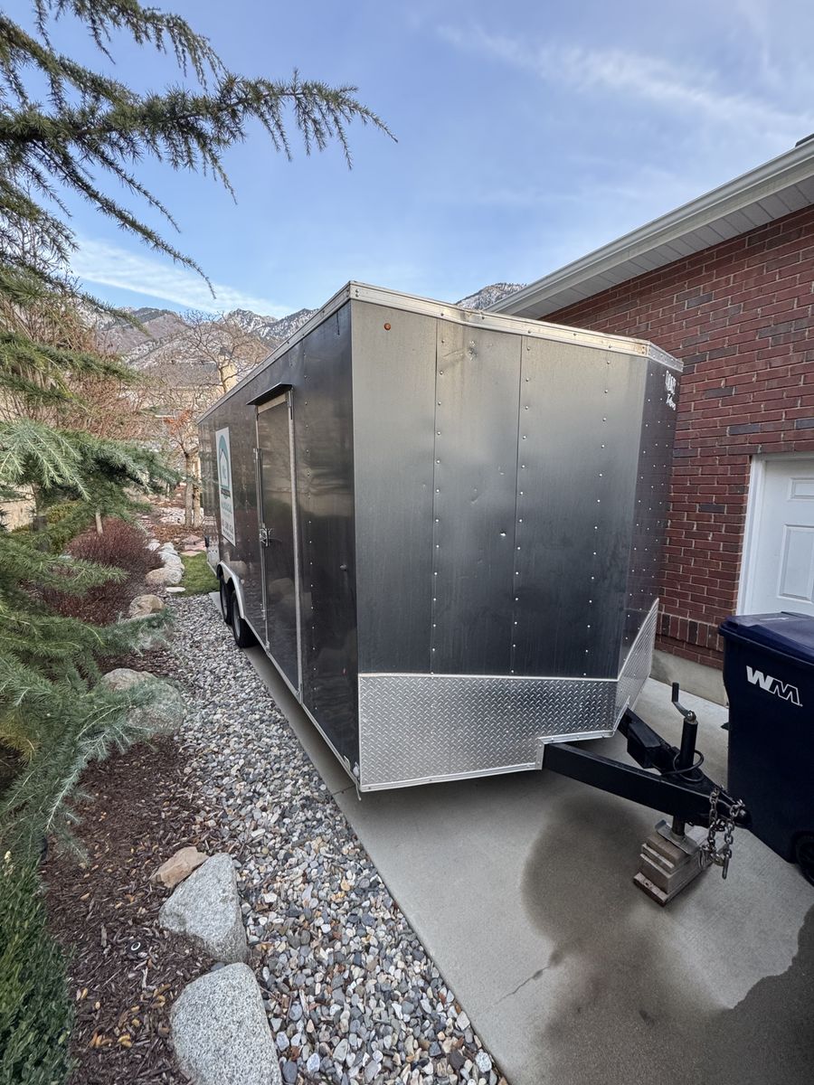 20 Ft Look Enclosed Cargo Trailer - V-Nose Tandem Axle