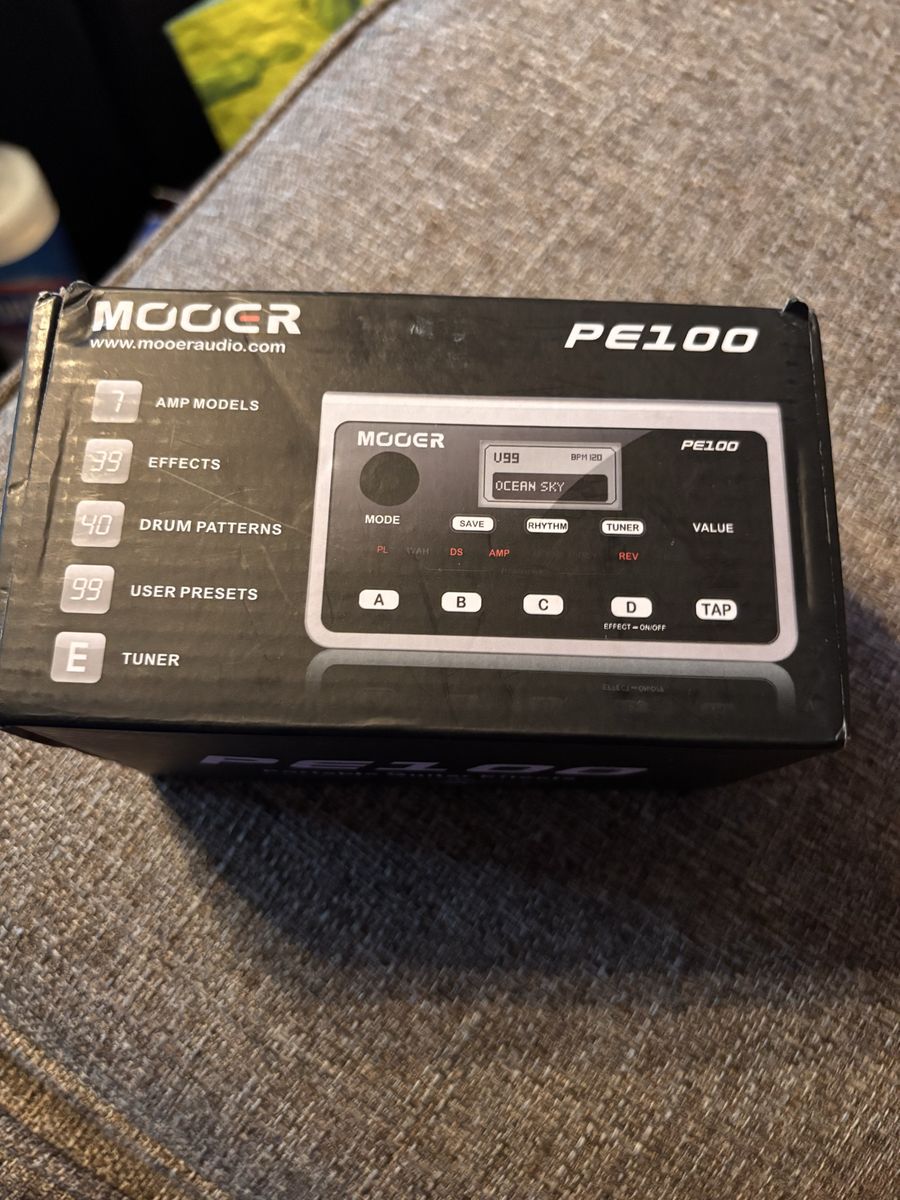 Mooer PE100 Portable Multi-Effects Processor Guitar Pedal brand new