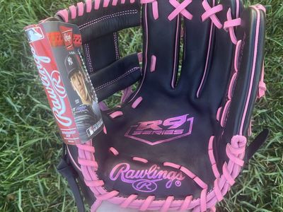 New Rawlings R9 11.5 in. Baseball Glove