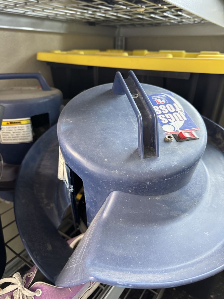 JUGS Toss Machine Baseball Softball Pitching Practice Trainer - Used, Pitching Machine, Cage, and small pitching machine