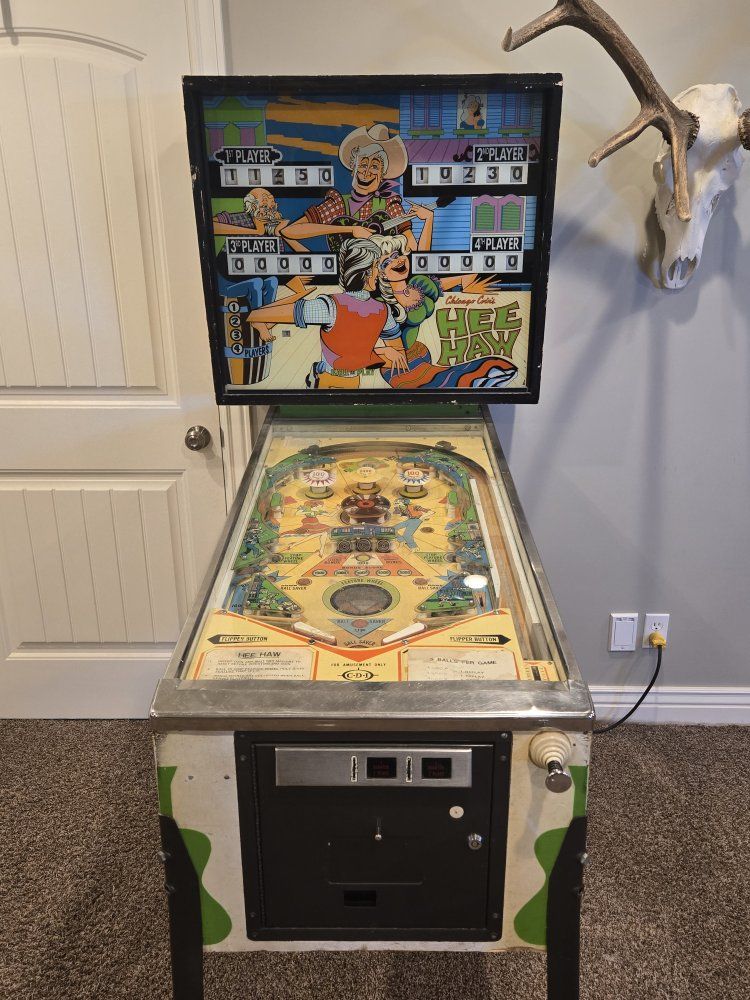 Vintage Chicago Coin Hee Haw Pinball Machine - Classic Arcade Game