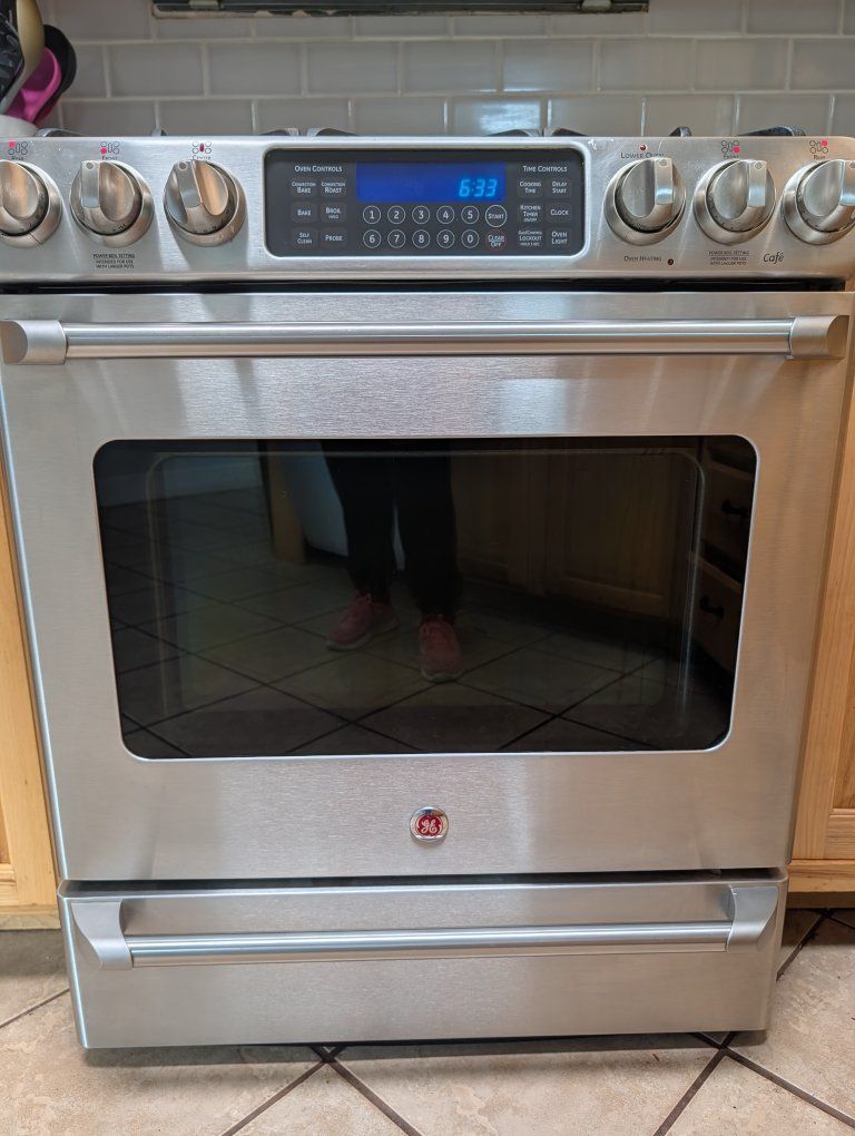 GE Cafe Gas Range with warming drawer