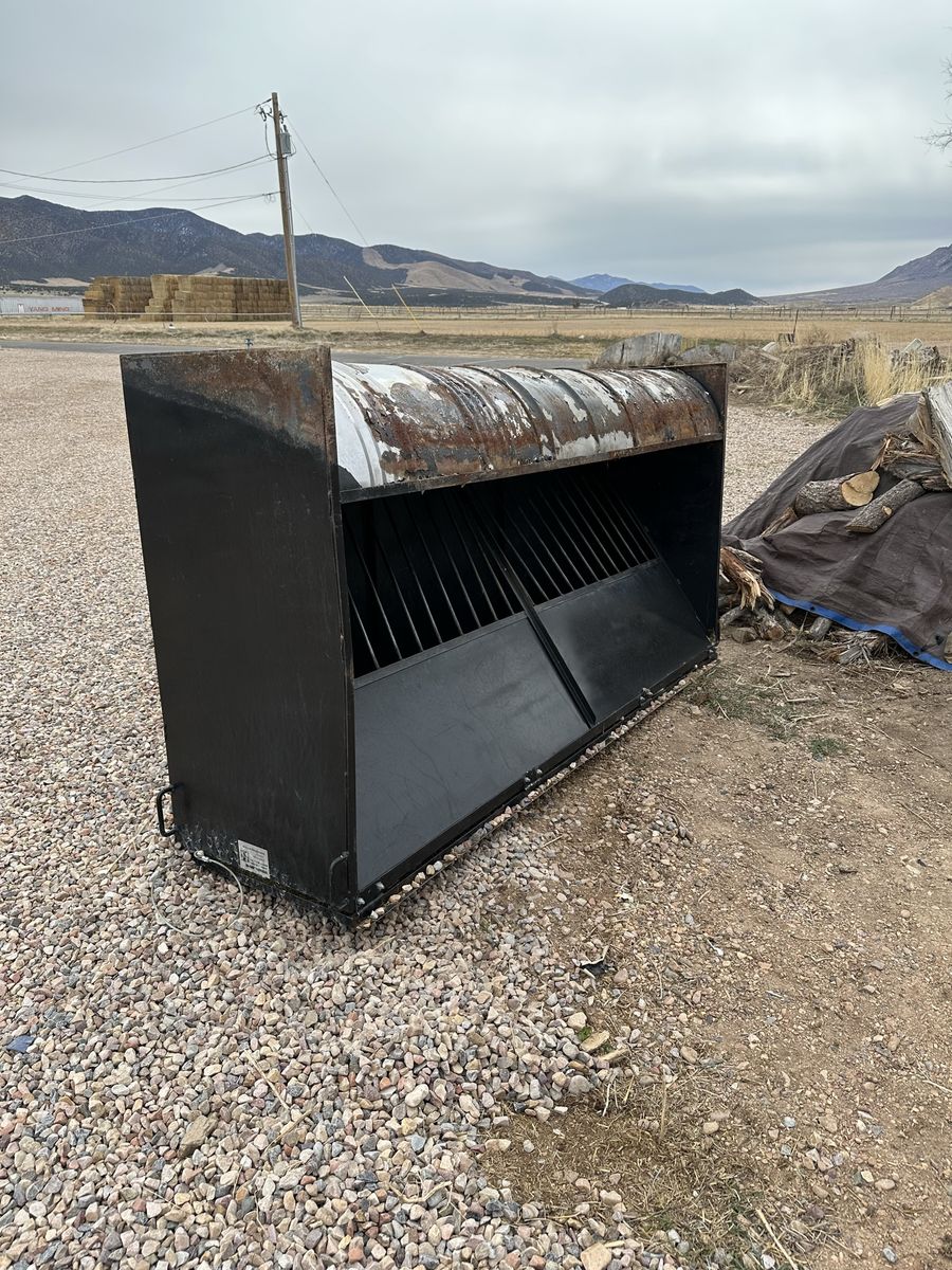 Heavy Duty Custom Livestock Feeder with Lid