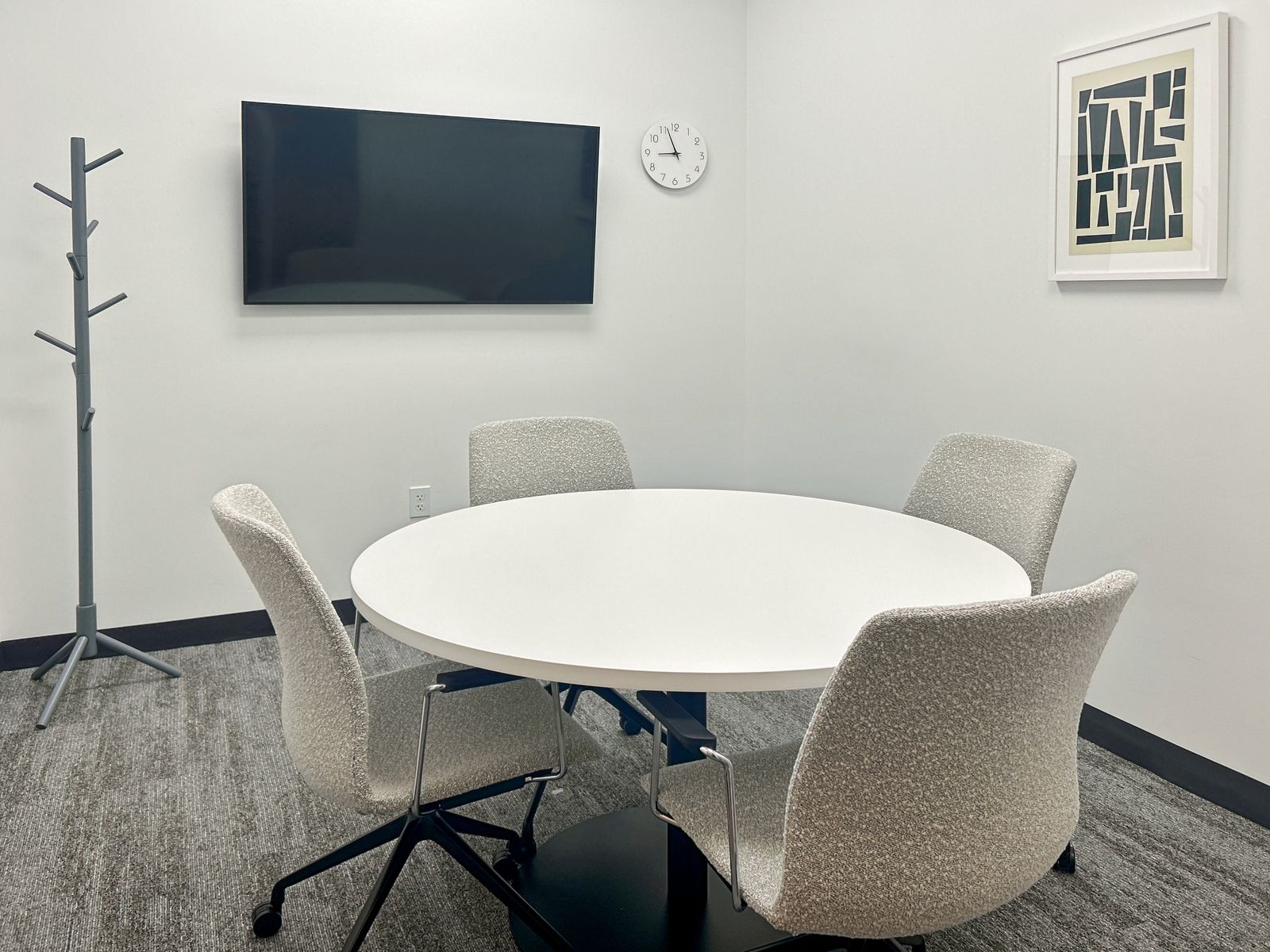 Our Meeting Rooms Make You Look Like a CEO. Your Kitchen Does Not ️️